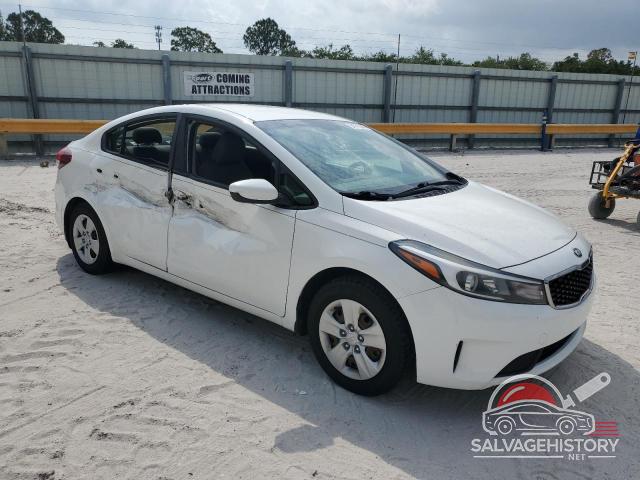 3KPFK4A70HE048821 2017 KIA FORTE photo no. 4