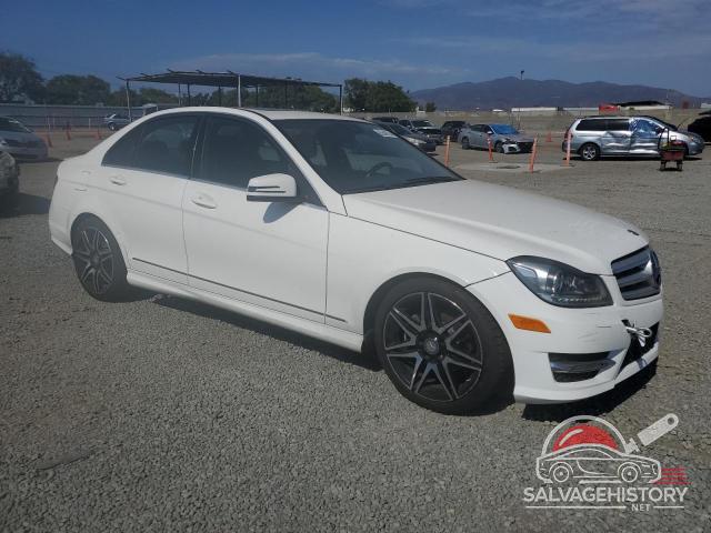 WDDGF4HB9DA811120 2013 MERCEDES-BENZ C-CLASS photo no. 4