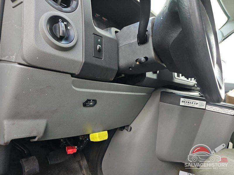 1FDXE4FS4HDC68629 2017 FORD E-450 CUTAWAY photo no. 6