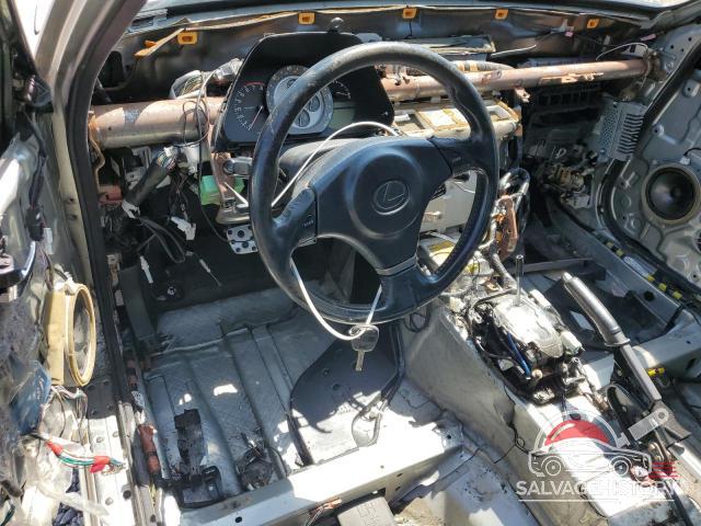 JTHBD182110026664 2001 LEXUS IS photo no. 8