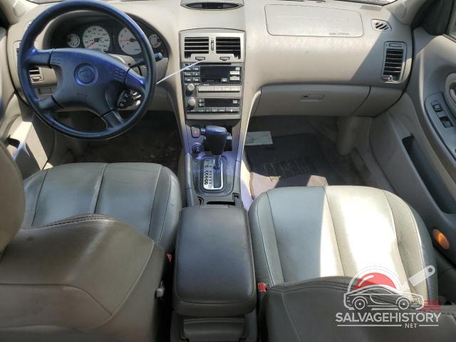 JN1CA31A9YT033045 2000 NISSAN MAXIMA photo no. 8