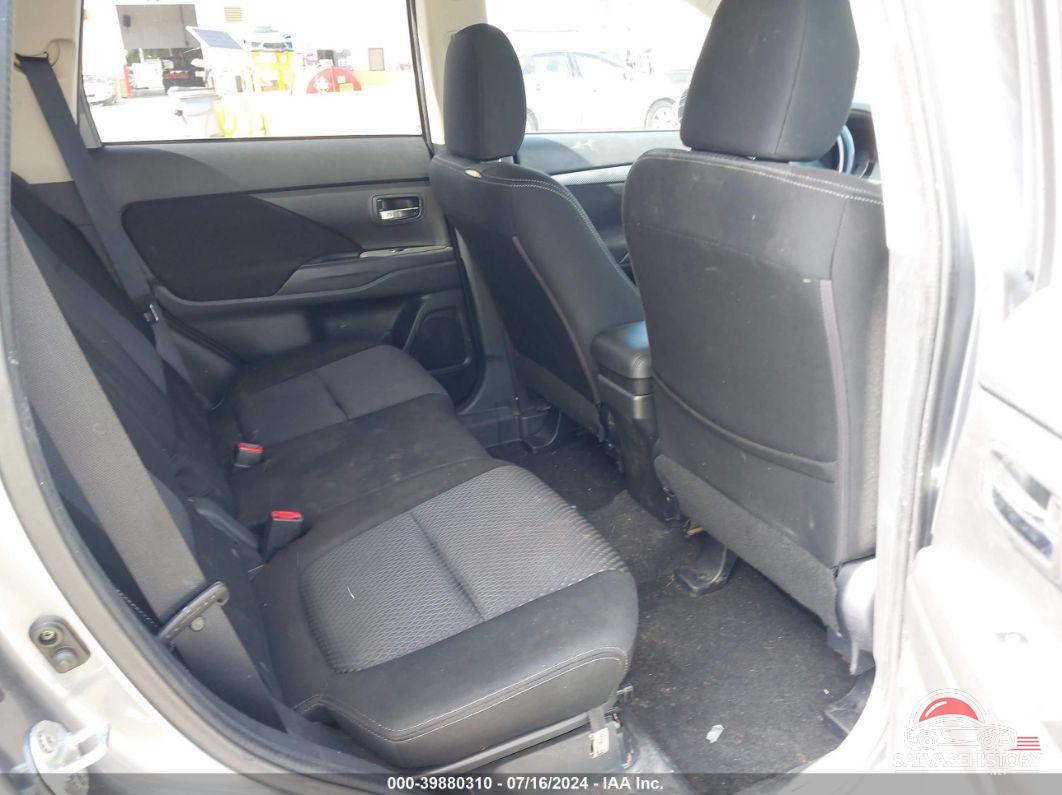 JA4AD3A30HZ021659 2017 MITSUBISHI OUTLANDER photo no. 8