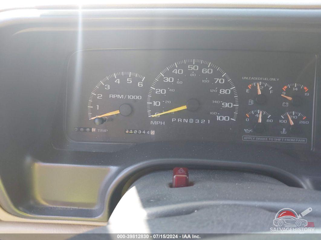 1GKFK16R5VJ718343 1997 GMC SUBURBAN 1500 photo no. 7