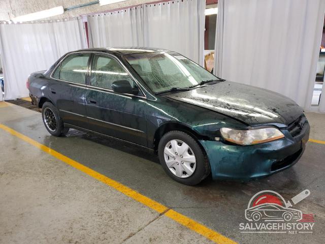 1HGCG564XWA213266 1998 HONDA ACCORD photo no. 4