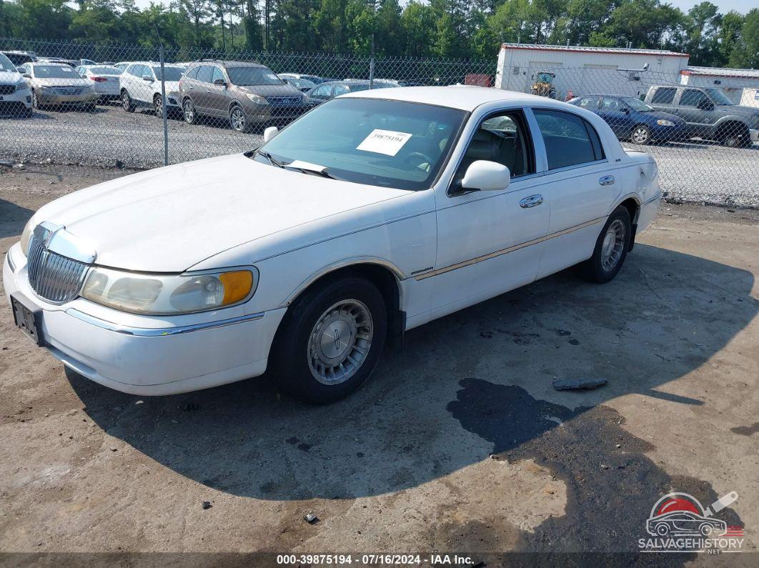 1LNFM81W3WY727414 1998 LINCOLN TOWN CAR photo no. 2