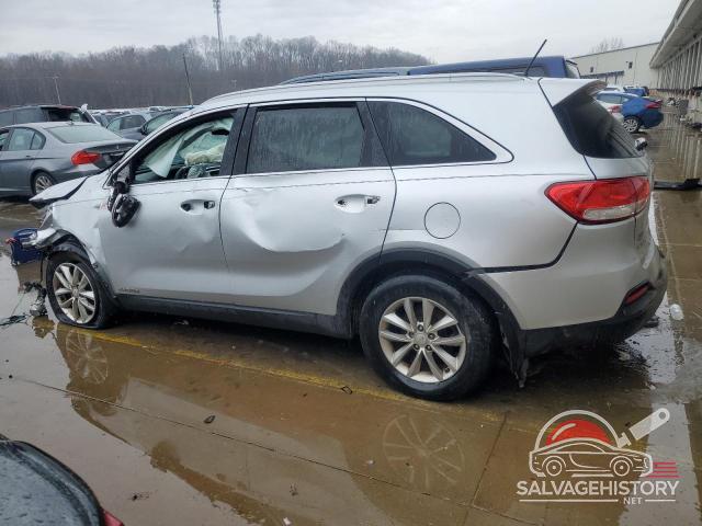 5XYPGDA54JG374117 2018 KIA SORENTO photo no. 2