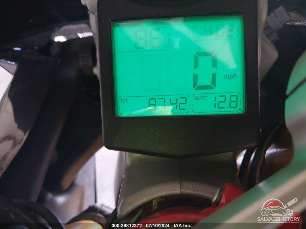 ZDM1UB5V15B012022 2005 DUCATI 999 photo no. 7