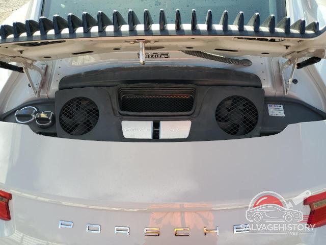 WP0AA2A96JS106565 2018 PORSCHE 911 photo no. 11