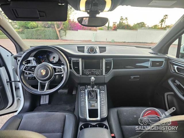 WP1AB2A59GLB46733 2016 PORSCHE MACAN photo no. 9