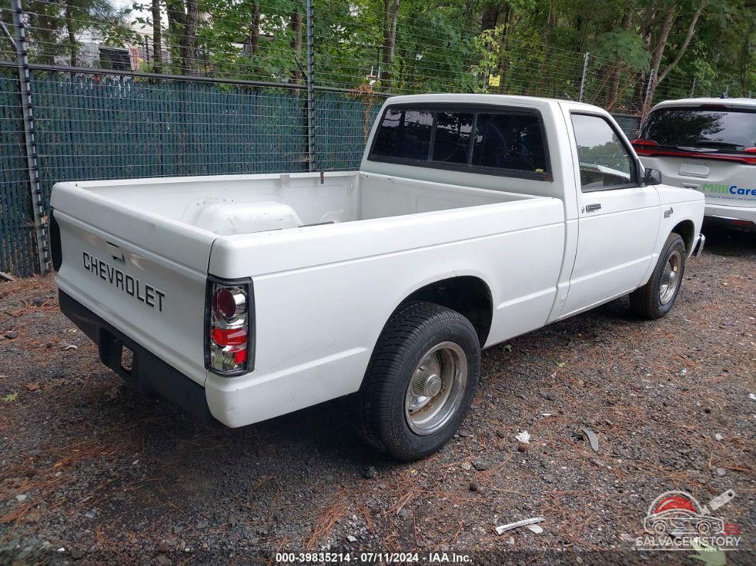 1GTBS14A2C2515439 1982 GMC S TRUCK photo no. 4